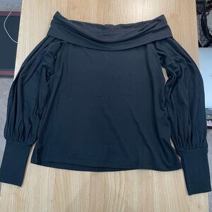 Abercrombie & Fitch Off-Shoulders Flowy Shirt
